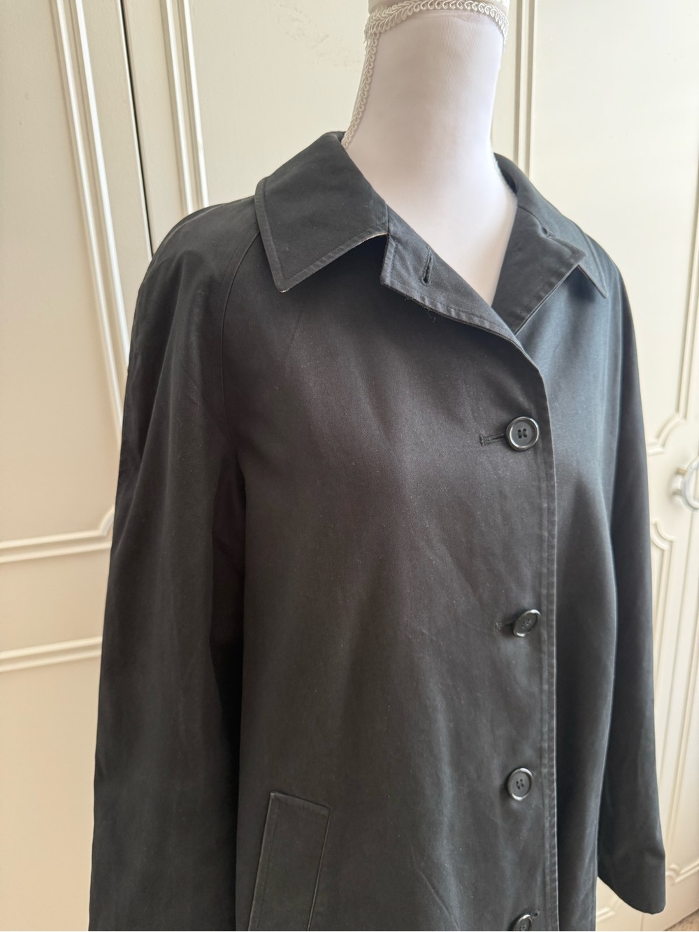 Burberry Vintage Mid-Length Black Trench Coat- Size 6 - Picture 2 of 8
